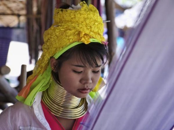Viajes Tailandia chiang mai mujeres jirafa